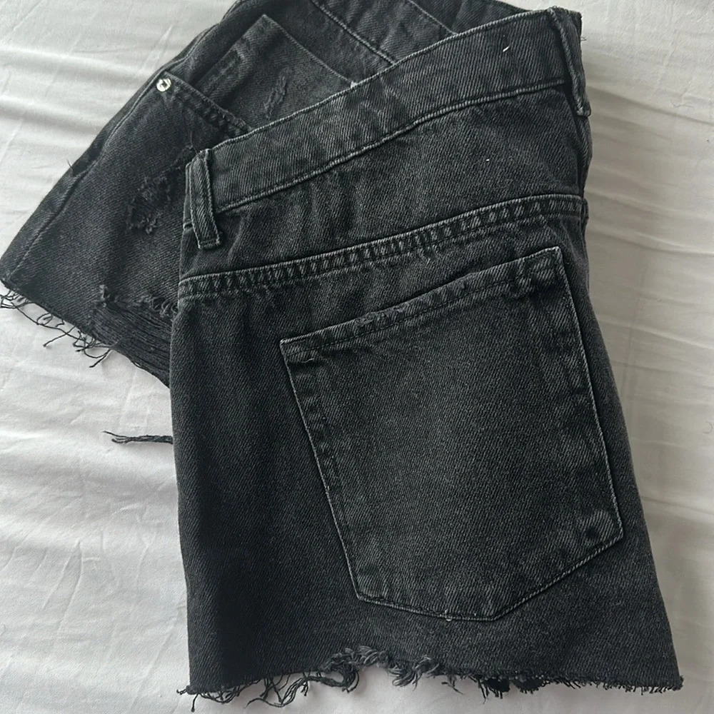 LOW RISE RIPPED DENIM SHORTS - Picture 6 of 7
